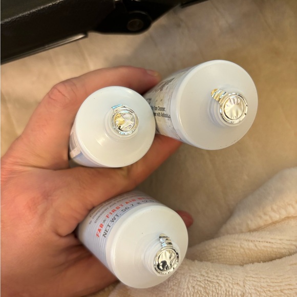 FAB First aid beauty facial cleansing bundle 3 for price of 1 - Picture 2 of 2